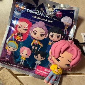#1 K-pop demon hunter saja boy romance bag clip